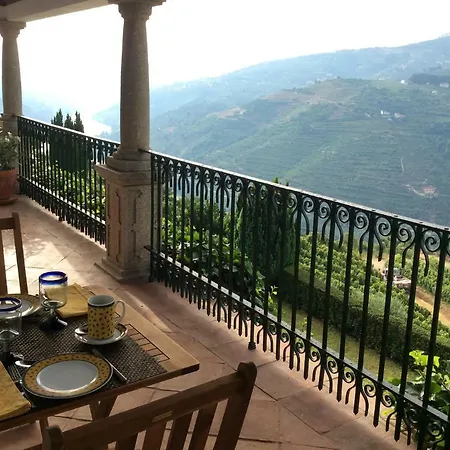 Casa De Canilhas Mesao Frio